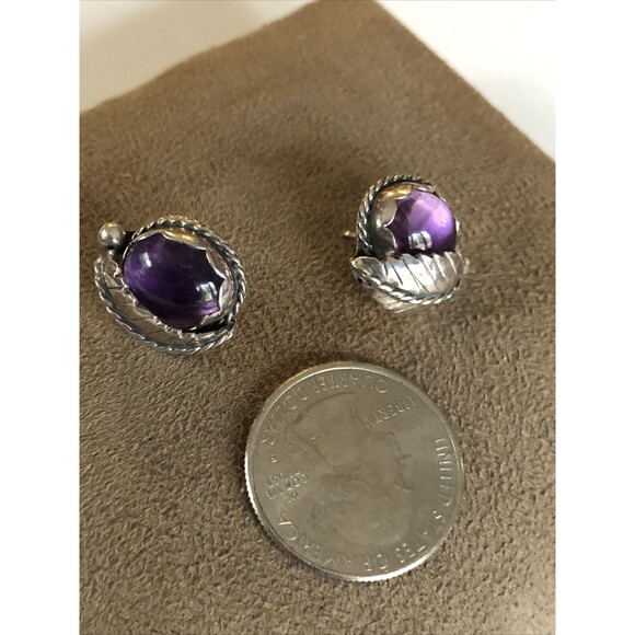 Vintage South Western Sterling Silver/ Amethyst ~ Leaf Design Stud Earrings - Picture 5 of 6